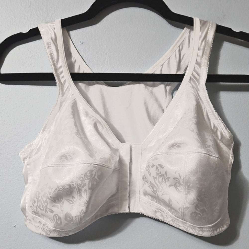 Elegant White Floral Women's Bra Size 90E (40DD)
